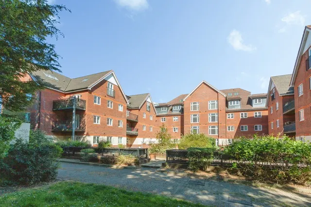 London Road, Camberley, GU15, photo 1
