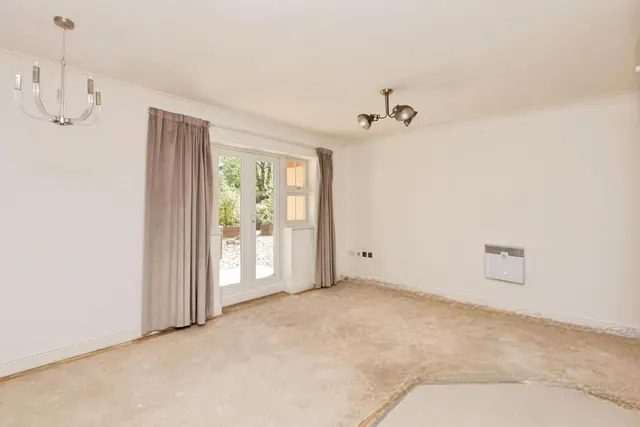 London Road, Camberley, GU15, photo 2