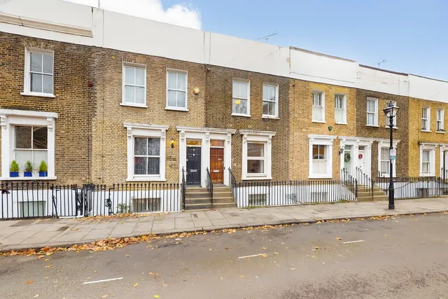 Terraced House For Sale Canary Wharf ..., photo 1