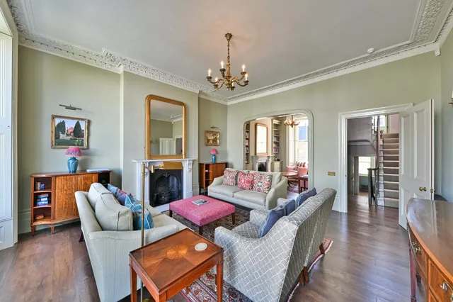 Photo 2 — Drayton Gardens, London, SW10 9SA