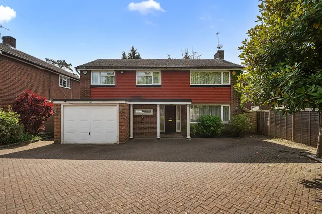 Watford Road, Northwood, HA6, photo 1