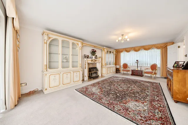 Watford Road, Northwood, HA6, photo 3