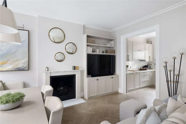 Photo 2 — Seymour Street, London, W2 2JJ