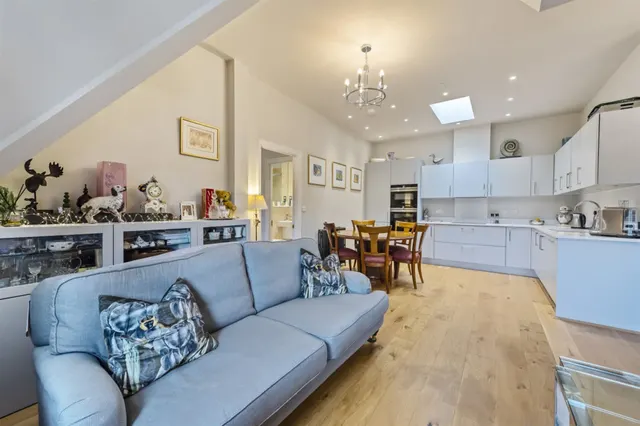 Kings Drive, Midhurst, GU29, photo 2