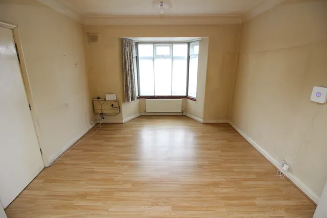 Photo 2 — Malden Way, NEW MALDEN, Surrey, KT36EJ
