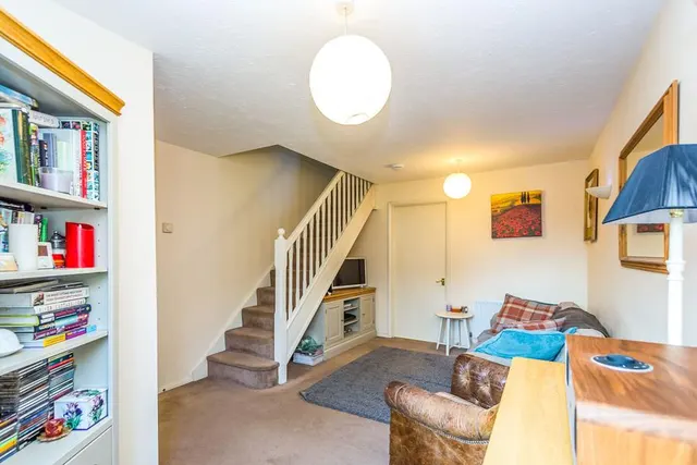 Broad Hinton, Twyford, RG10, photo 3