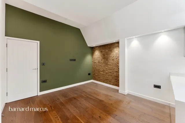Eardley Road, London, SW16, photo 2
