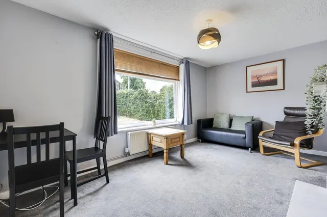 Broadgate Lane, Horsforth, LS18, photo 2