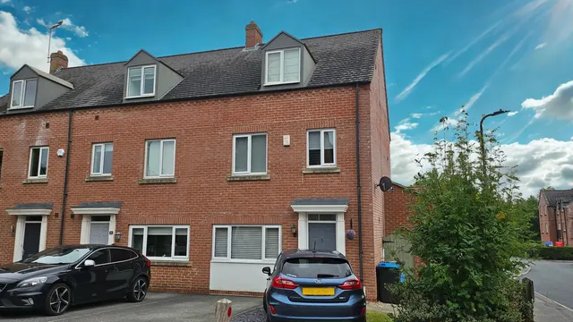 4 bedroom house — Florin Drive, Knaresborough, HG5 0WG