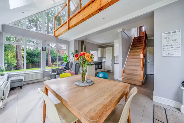 Whitmore Vale Road, Hindhead, GU26, photo 2