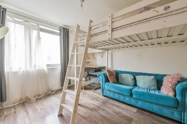 Photo 2 — 118 Ebbett Court, Victoria Road, London