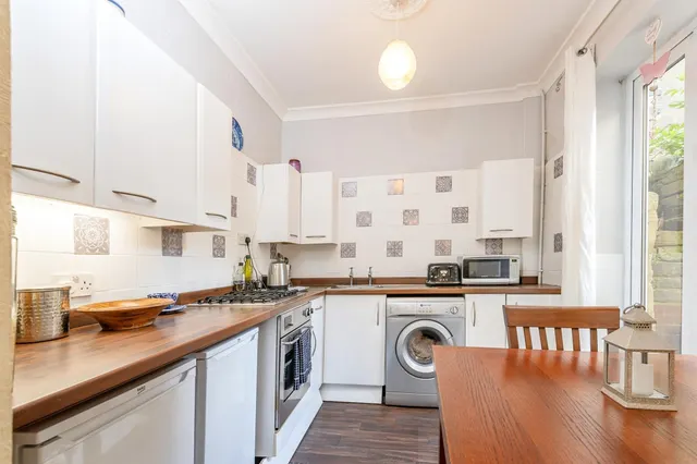 King Street, Stanningley, LS28, photo 3