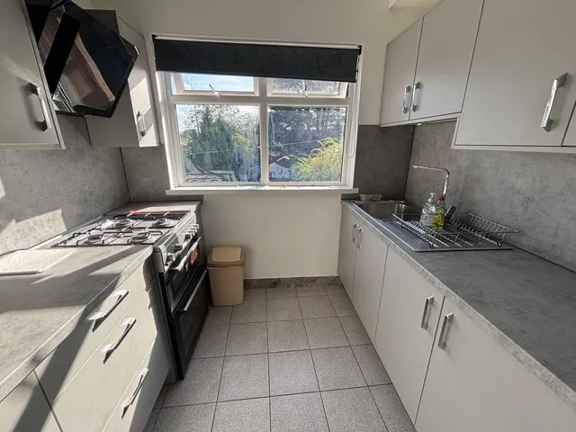 Max Road, Quinton, B32, photo 2