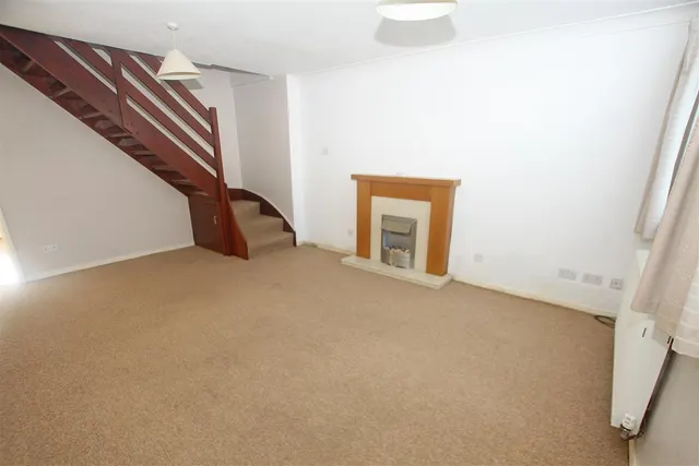 Photo 3 — Durweston Close, Muscliff, Bournemouth