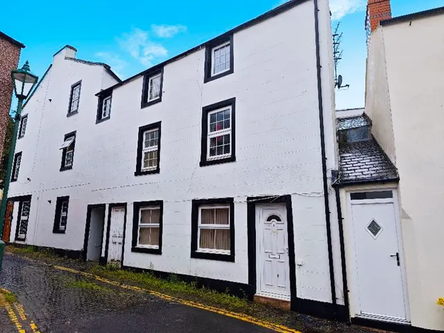 Low Cross Street, Brampton CA8 1NP, photo 1