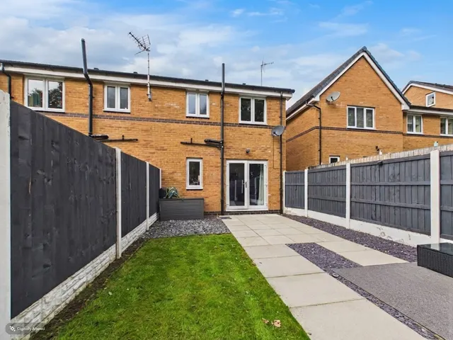 Celtic Road, Summerhill, LL11, photo 2