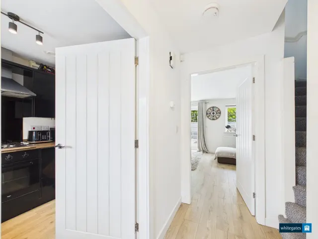 Celtic Road, Summerhill, LL11, photo 3