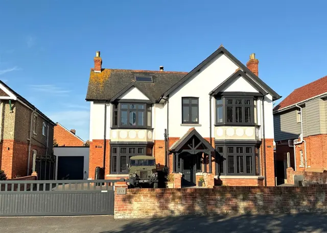 Dorchester Road, Weymouth, DT3, photo 1