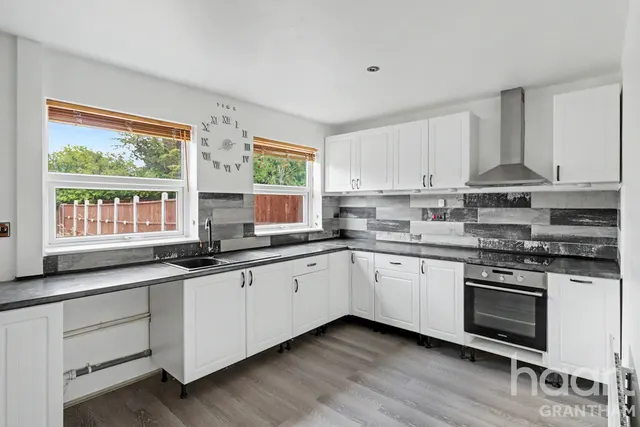 Gorse Rise, Grantham, NG31, photo 2