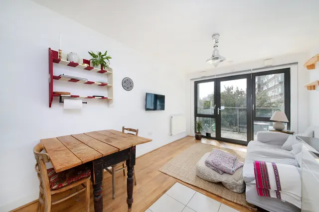 Gwynne Road, London, SW11, photo 1