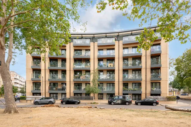 Flat 14, 2 Fairbourne Road, LONDON, photo 1