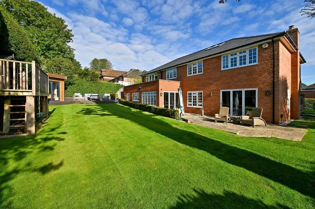 Photo 3 — Moyleen Rise, Marlow, Buckinghamshire, SL7 2DP
