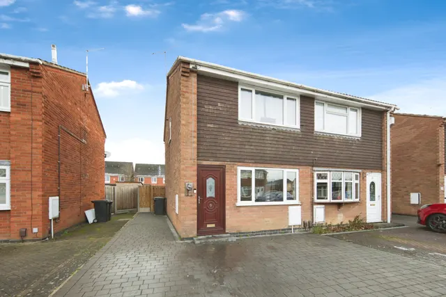 Photo 2 — Burnaby Close, Nuneaton