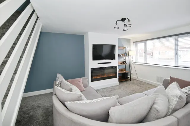 Burnaby Close, Nuneaton, photo 1