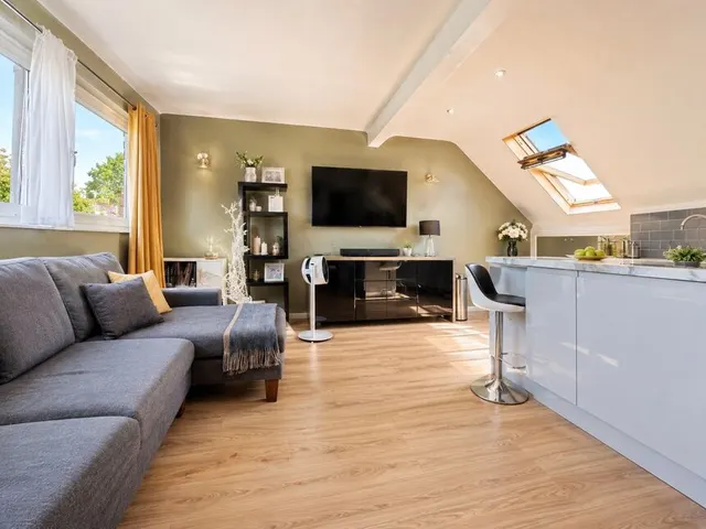 Birkbeck Road, Beckenham, BR3, photo 1