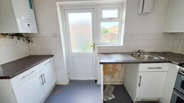 Innis Avenue, Newton Heath, M40, photo 2