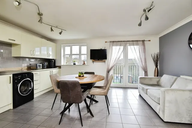 Photo 2 — Moorhen Way, Packmoor, Stoke-on-Trent, Staffordshire, ST7