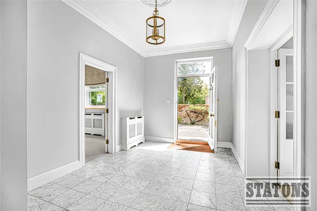 Photo 2 — Camlet Way, Hadley Wood, Hertfordshire, EN4 0NX