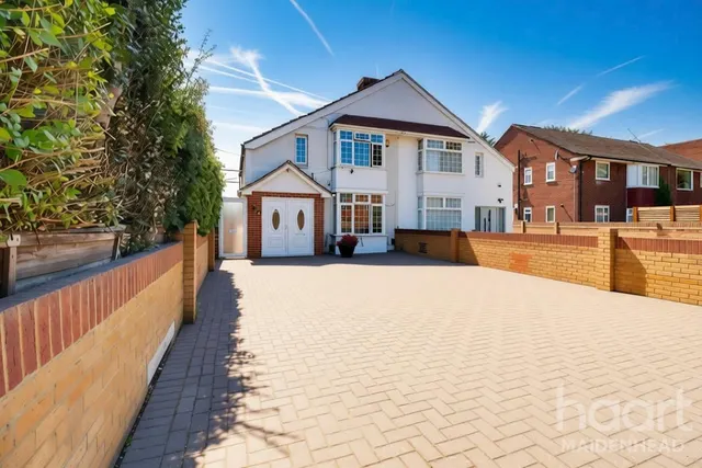 London Road, Slough, SL3, photo 1