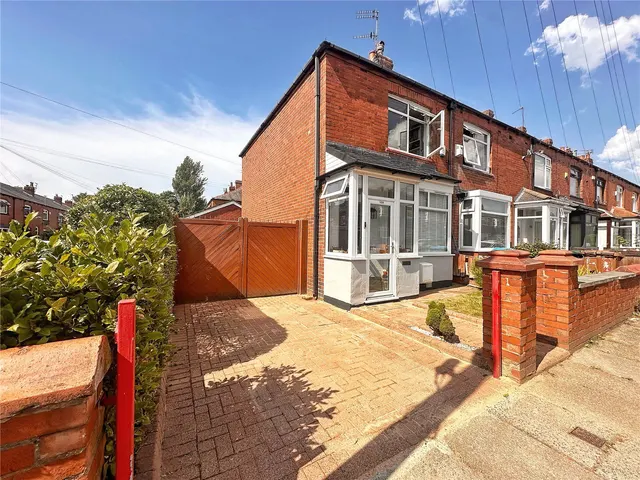 Green Street, Middleton, M24, photo 1