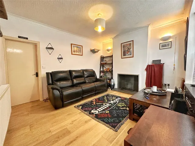 Green Street, Middleton, M24, photo 3