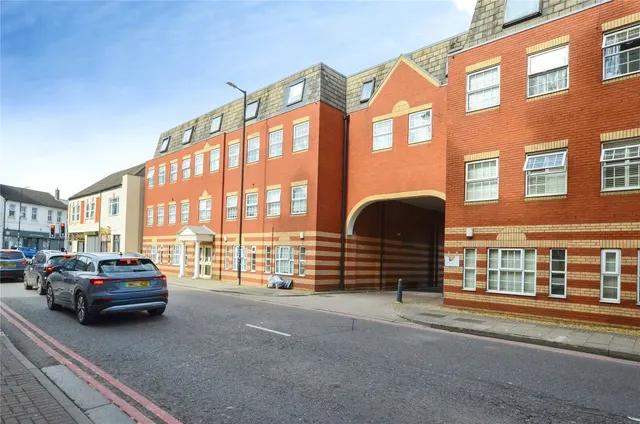 Photo 2 — Mill Street, Luton, Bedfordshire, LU1