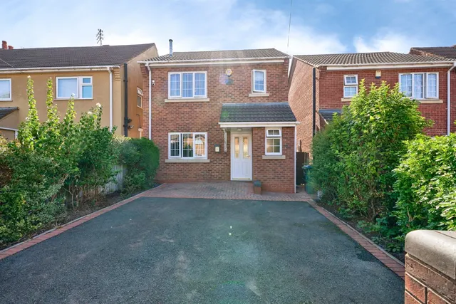 Robert Road, Tipton, DY4, photo 1