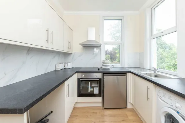 Ellesmere Road, W4, photo 1