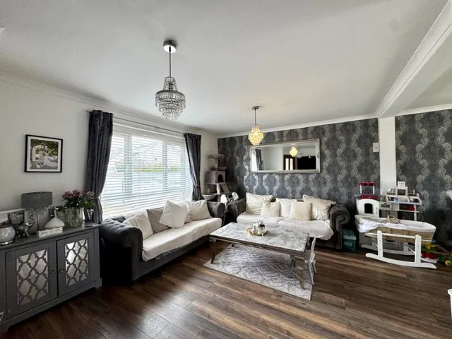 Aneurin Crescent, Twynyrodyn, CF47, photo 2