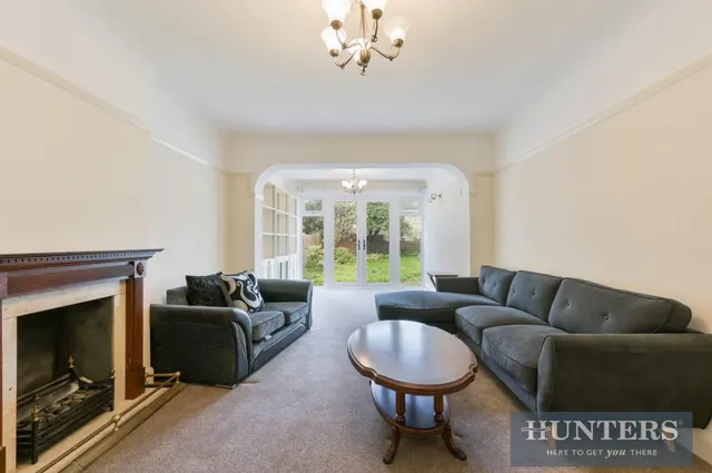 Camborne Way, Hounslow, photo 1