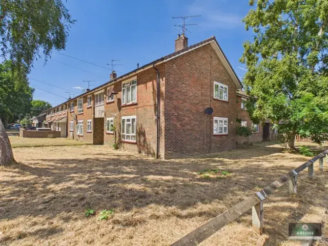 Johnson Walk, Tilgate