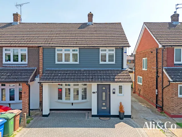 Second Avenue, Stanford-le-Hope, Essex, SS17 8DS, photo 1