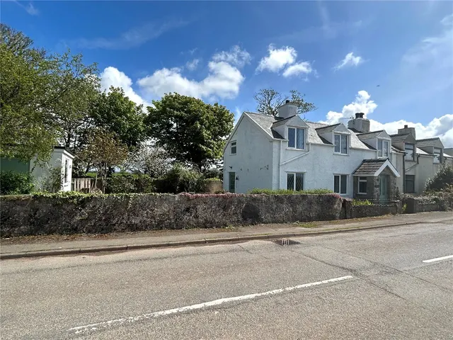 Capel Coch, Llangefni, LL77, photo 1