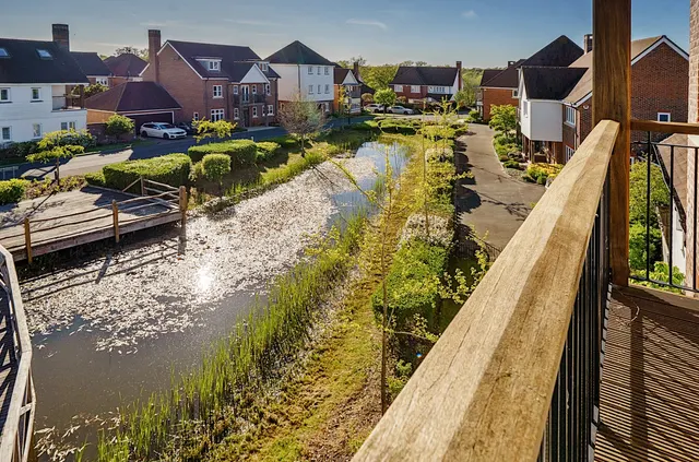 Photo 3 — Willowbourne, Fleet, Hampshire, GU51 5AB