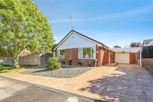 Knights Road, Bearwood, BH11, photo 1