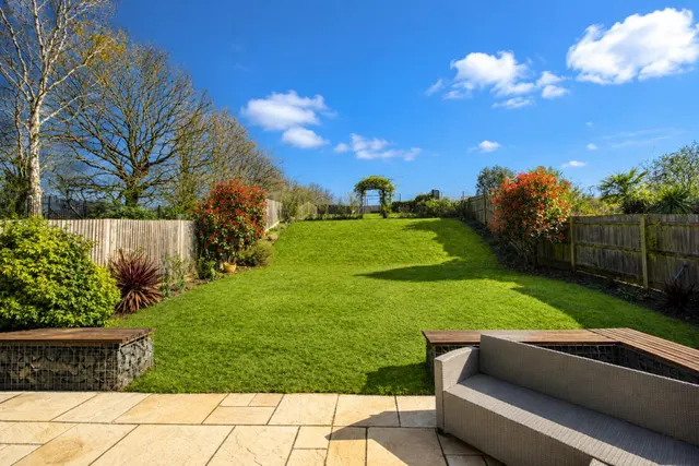 Photo 3 — Stunning Family Home - Ashford
