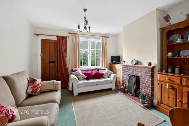 Barfields, Bletchingley, RH1, photo 3