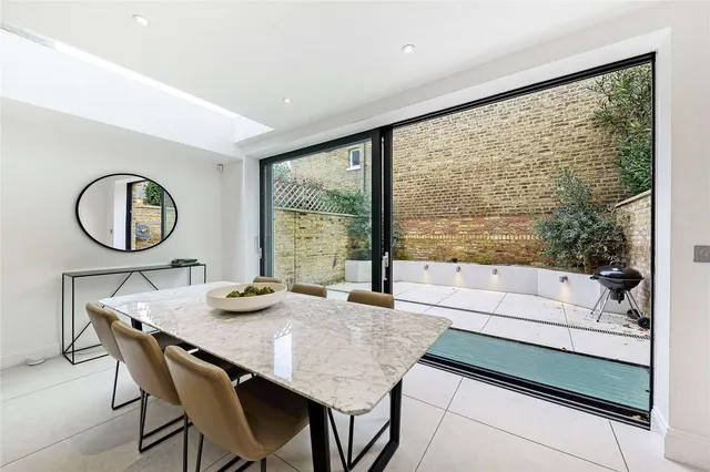 Photo 3 — Musgrave Crescent, Fulham, London, SW6 4QD