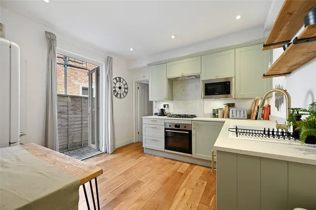2 bedroom flat — Oaklands Grove, London, W12