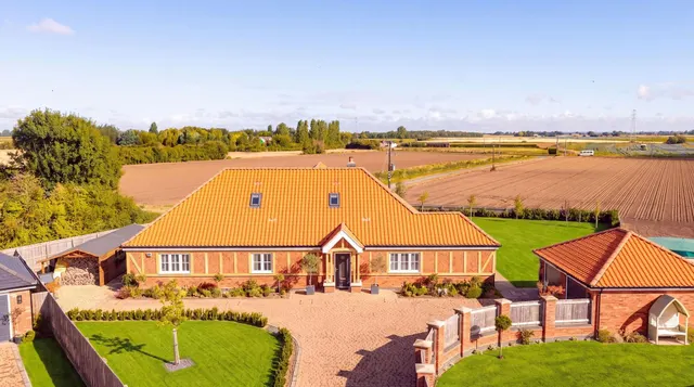 Meadowfields, Kirton End, PE20, photo 1